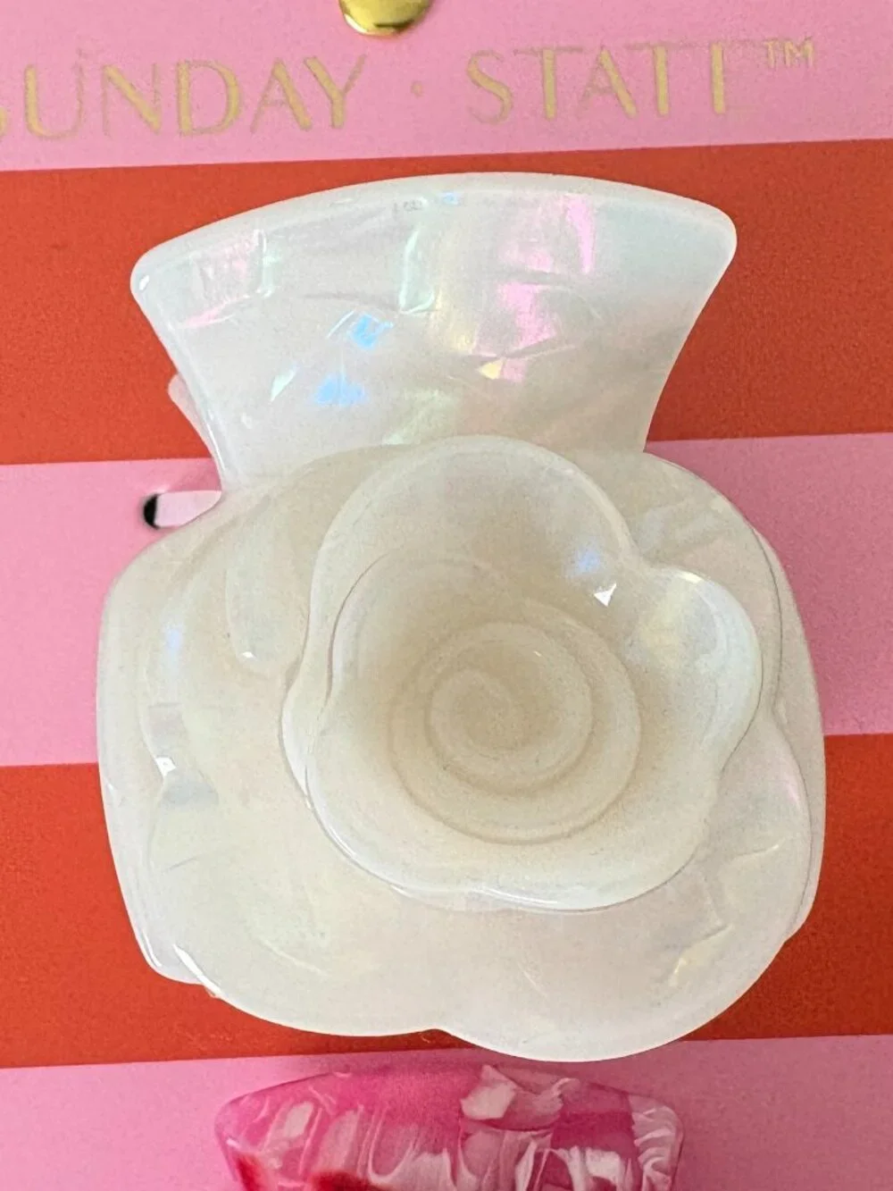 NWT - Sunday State Rose Petal Hair Claw Clips - Set of 2 -Marbled White and Pink